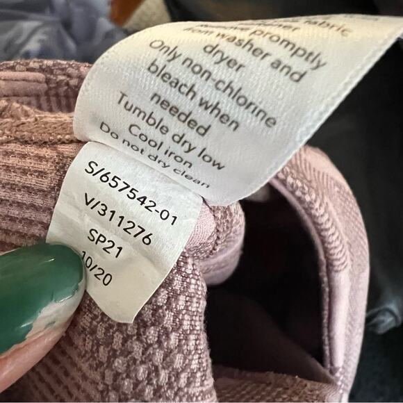 Athleta Ultimate Stash Pocket Textured Camo Capri Leggings - Picture 8 of 8